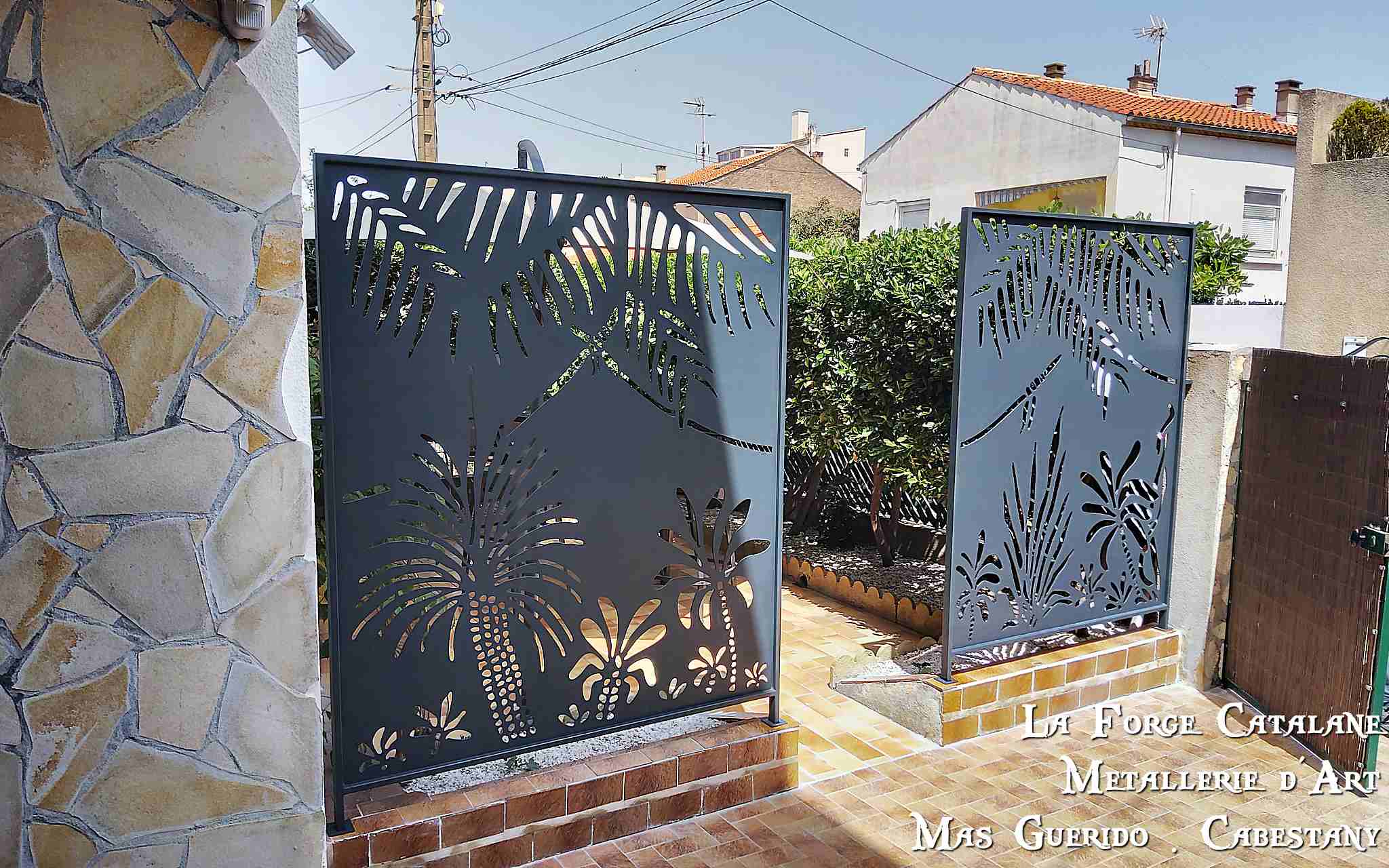 brise vue en decoupe laser motif vegetal forge catalane.jpg